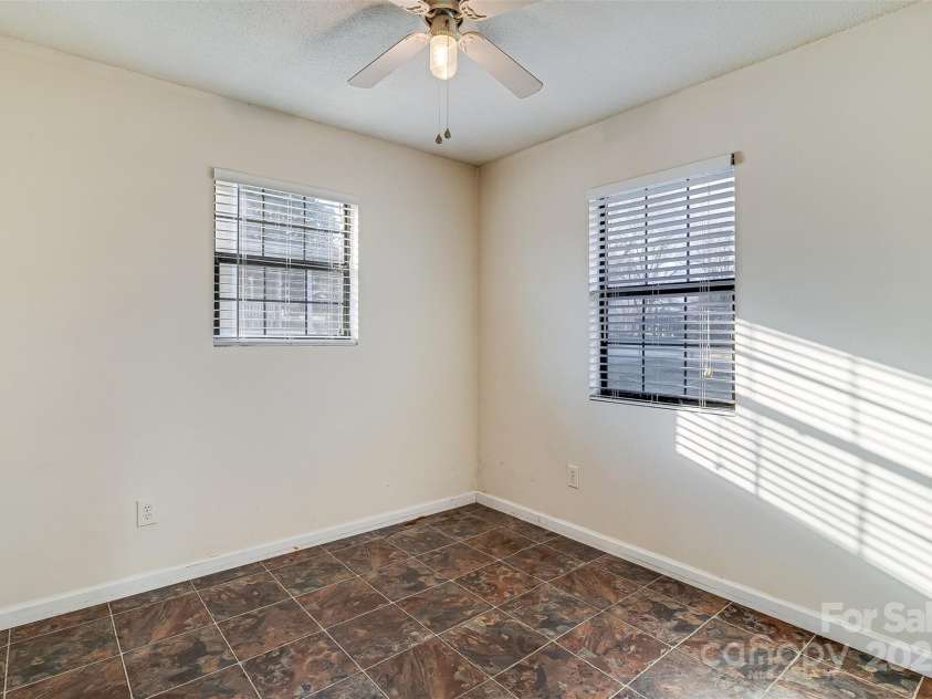 90 2nd Street, Catawba, NC 28609.  MLS# CAR4333230, YatesRealty ID 6414. 