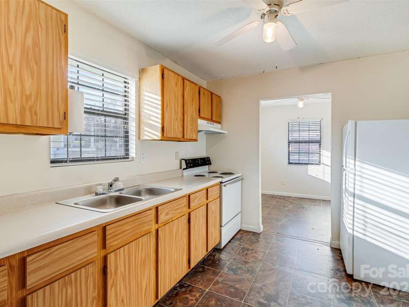 90 2nd Street, Catawba, NC 28609.  MLS# CAR4333230, YatesRealty ID 6414. 