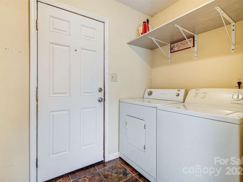 90 2nd Street, Catawba, NC 28609.  MLS# CAR4333230, YatesRealty ID 6414. 