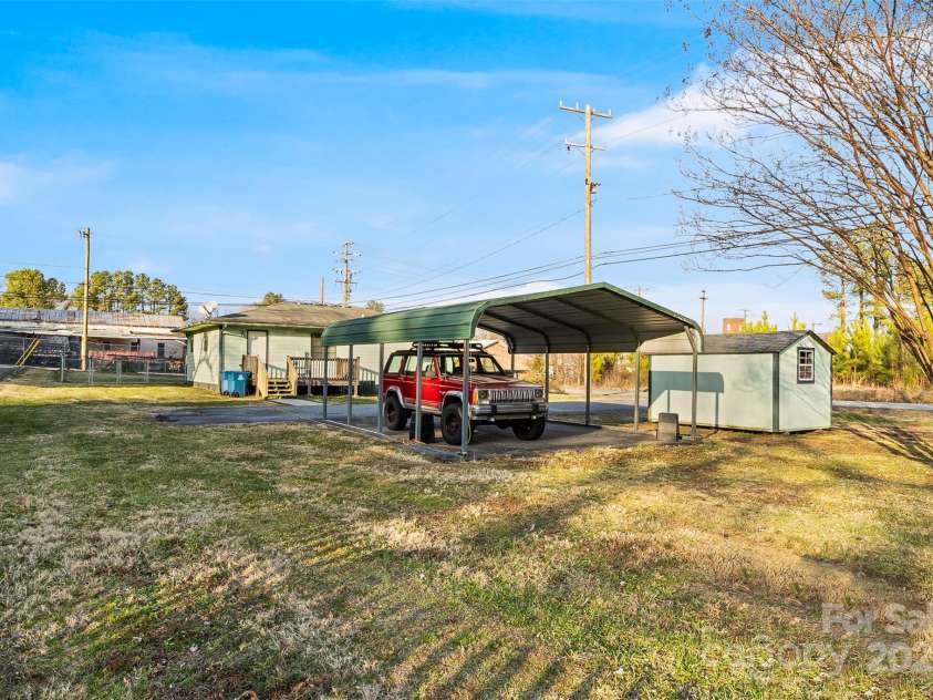 90 2nd Street, Catawba, NC 28609.  MLS# CAR4333230, YatesRealty ID 6414. 