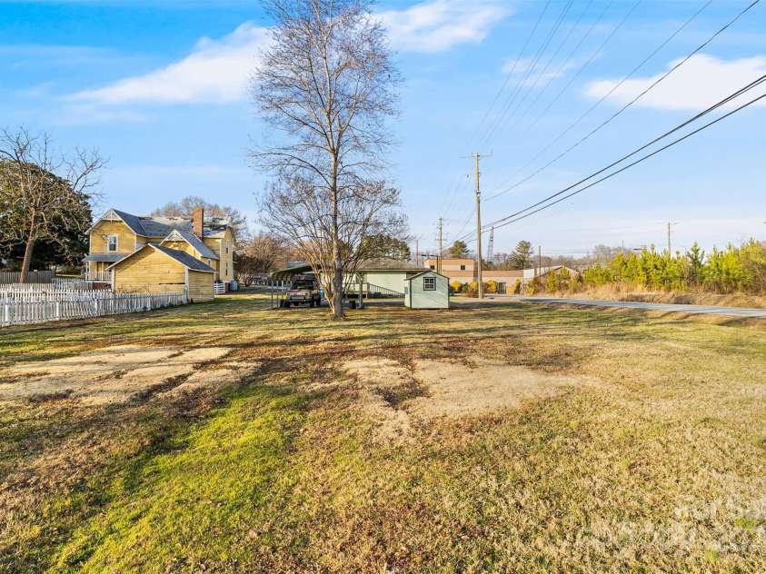 90 2nd Street, Catawba, NC 28609.  MLS# CAR4333230, YatesRealty ID 6414. 