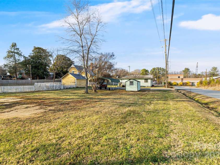 90 2nd Street, Catawba, NC 28609.  MLS# CAR4333230, YatesRealty ID 6414. 