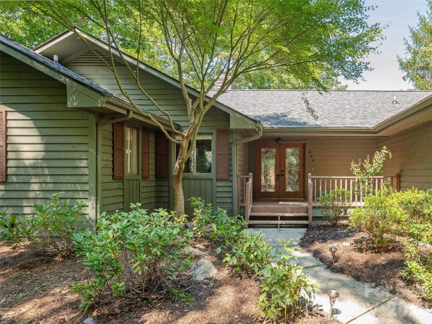 204 Greenleaf Drive, Flat Rock, NC 28731.  MLS# CAR4349338, YatesRealty ID 6415. 