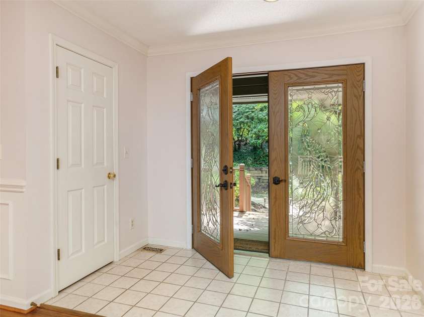 204 Greenleaf Drive, Flat Rock, NC 28731.  MLS# CAR4349338, YatesRealty ID 6415. 
