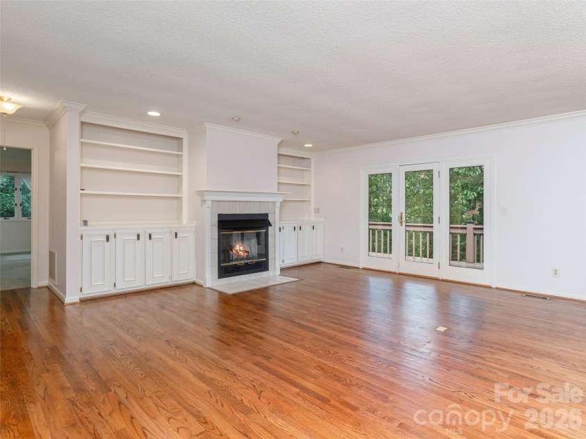 204 Greenleaf Drive, Flat Rock, NC 28731.  MLS# CAR4349338, YatesRealty ID 6415. 