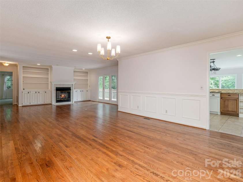 204 Greenleaf Drive, Flat Rock, NC 28731.  MLS# CAR4349338, YatesRealty ID 6415. 