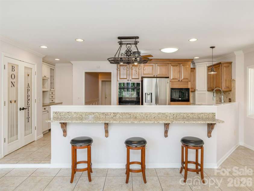 204 Greenleaf Drive, Flat Rock, NC 28731.  MLS# CAR4349338, YatesRealty ID 6415. 