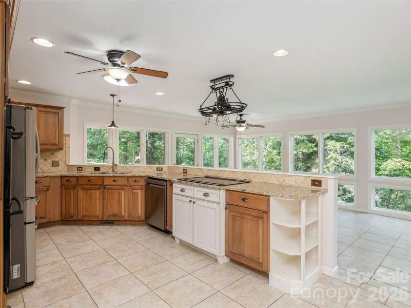 204 Greenleaf Drive, Flat Rock, NC 28731.  MLS# CAR4349338, YatesRealty ID 6415. 