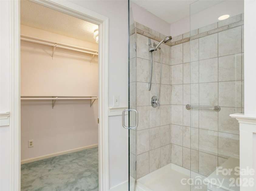 204 Greenleaf Drive, Flat Rock, NC 28731.  MLS# CAR4349338, YatesRealty ID 6415. 