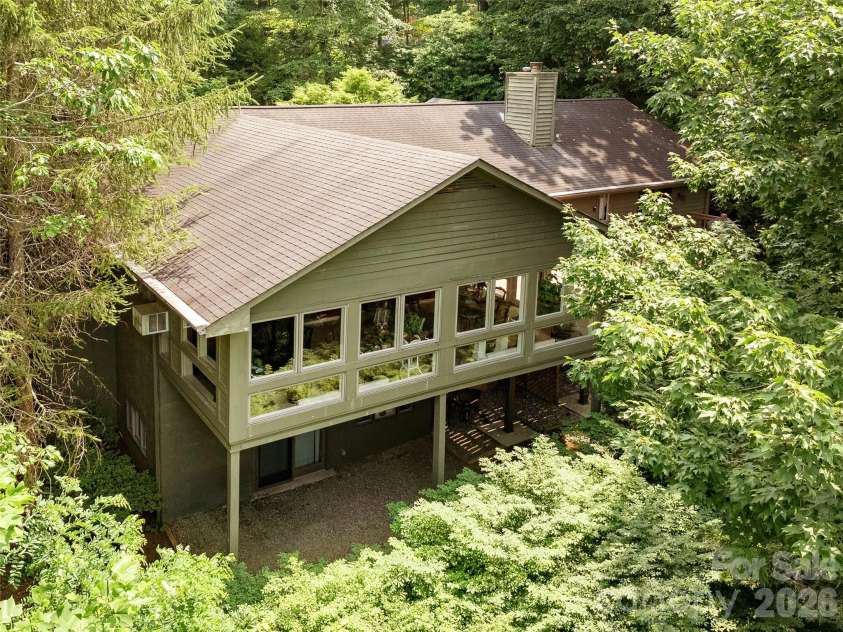 204 Greenleaf Drive, Flat Rock, NC 28731.  MLS# CAR4349338, YatesRealty ID 6415. 