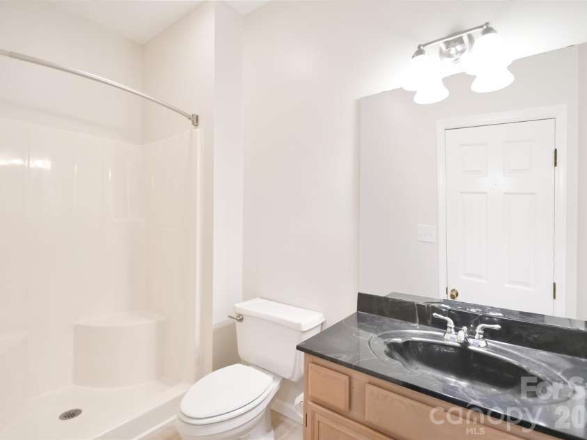 19968 Oak Leaf Circle, Cornelius, NC 28031.  MLS# CAR4362083, YatesRealty ID 6416. 