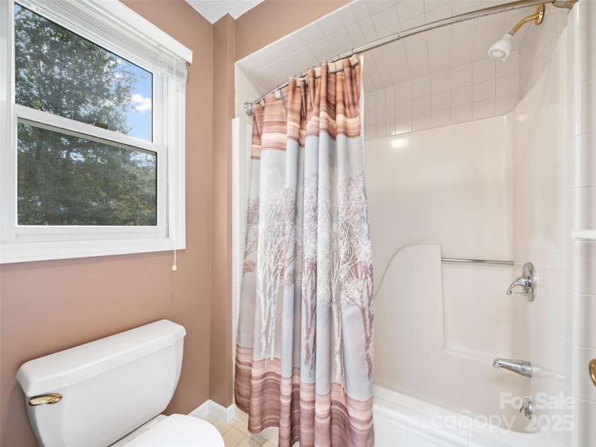 105 Goldfinch Lane, Asheville, NC 28803.  MLS# CAR4318558, YatesRealty ID 6417. Primary