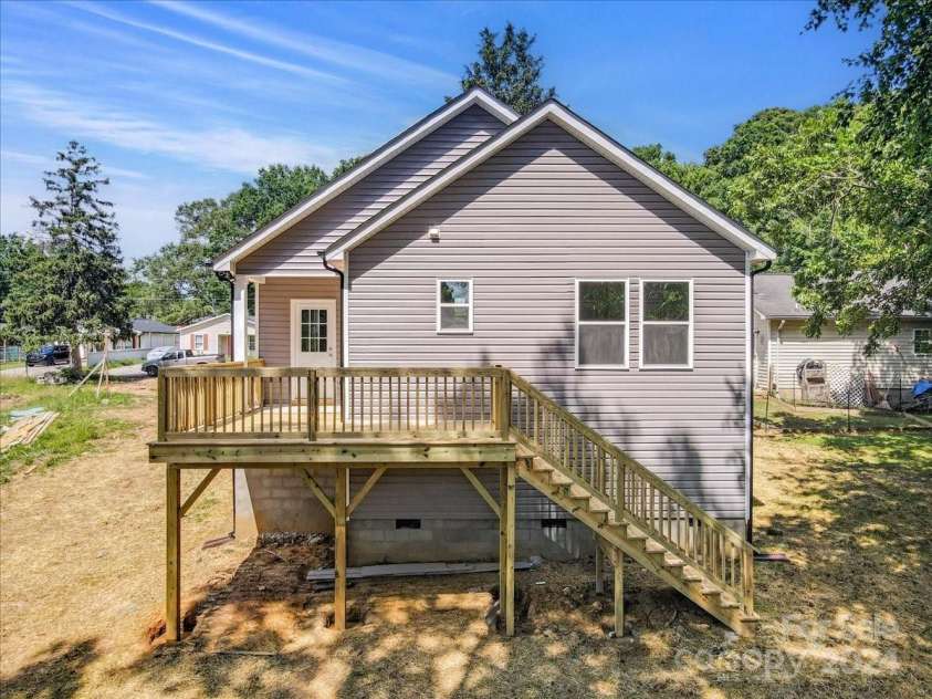 412 Royal Street, Salisbury, NC 28144.  MLS# CAR4144532, YatesRealty ID 6417. Beautiful big Deck