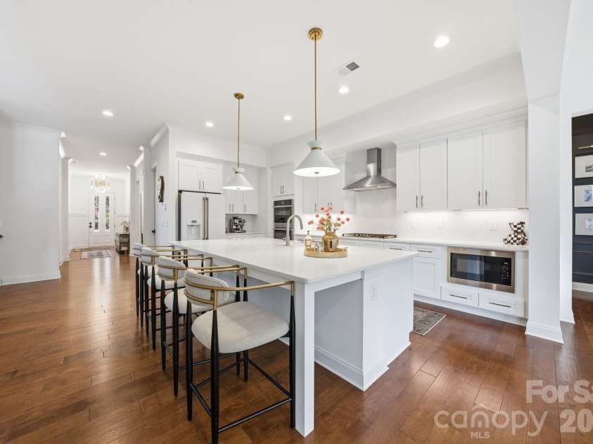 16515 Munson Hill Road, Charlotte, NC 28278.  MLS# CAR4393885, YatesRealty ID 6418. 