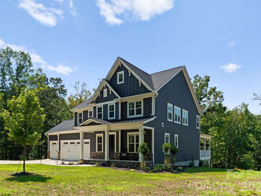16515 Munson Hill Road, Charlotte, NC 28278.  MLS# CAR4393885, YatesRealty ID 6418. 