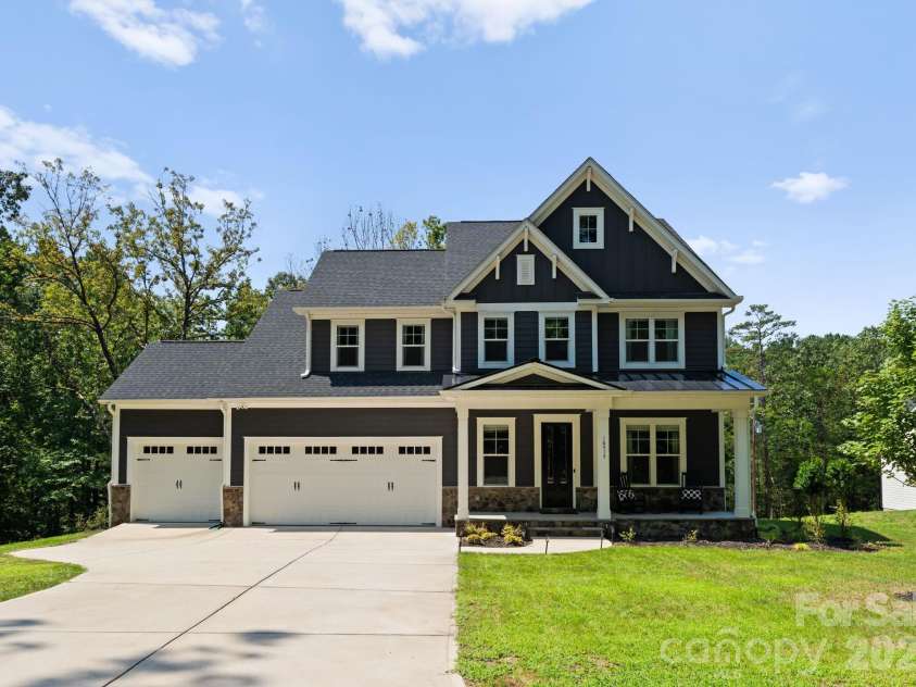16515 Munson Hill Road, Charlotte, NC 28278.  MLS# CAR4393885, YatesRealty ID 6418. 