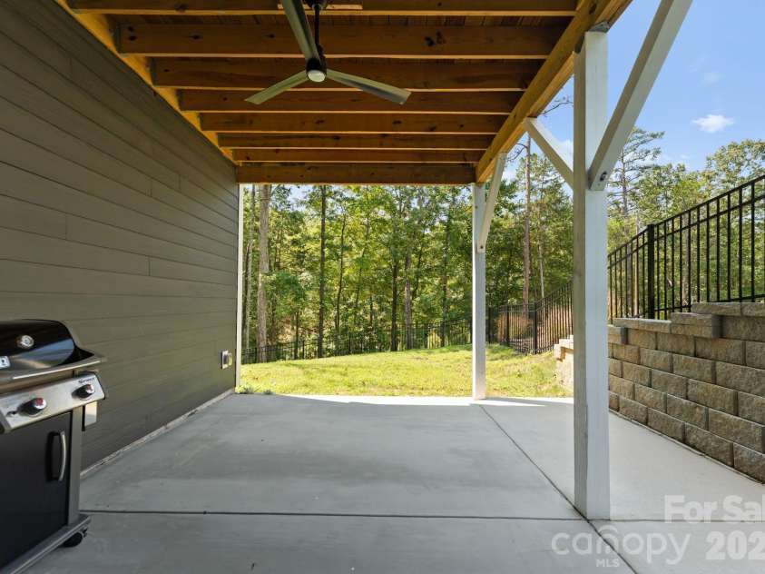16515 Munson Hill Road, Charlotte, NC 28278.  MLS# CAR4393885, YatesRealty ID 6418. Basement Level Patio