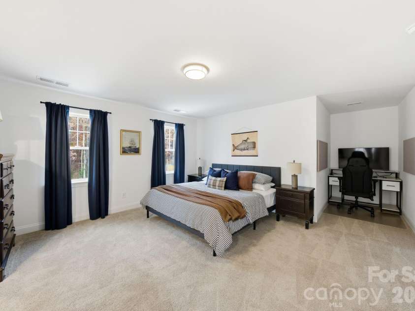 16515 Munson Hill Road, Charlotte, NC 28278.  MLS# CAR4393885, YatesRealty ID 6418. Bedroom #4, Upper Level