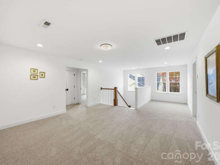 16515 Munson Hill Road, Charlotte, NC 28278.  MLS# CAR4393885, YatesRealty ID 6418. Loft Upper Level