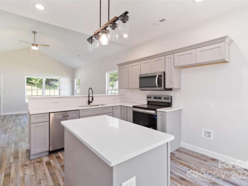 213 Sheffield Drive, York, SC 29745.  MLS# CAR4099016, YatesRealty ID 642. 