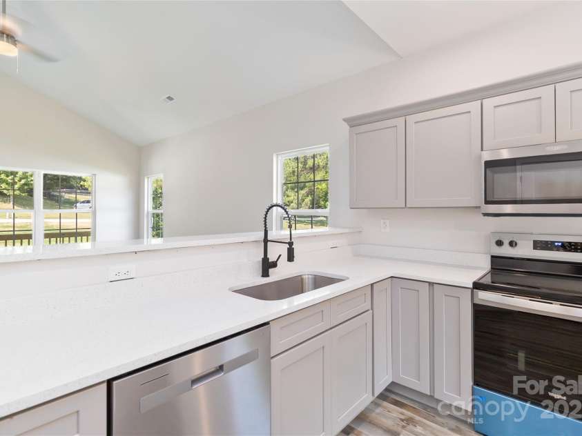 213 Sheffield Drive, York, SC 29745.  MLS# CAR4099016, YatesRealty ID 642. 