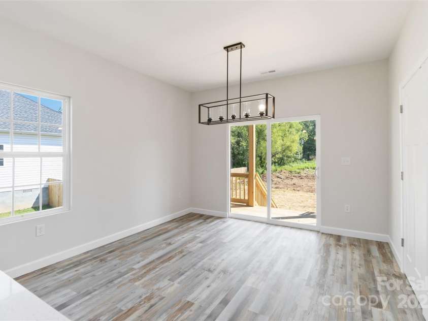 213 Sheffield Drive, York, SC 29745.  MLS# CAR4099016, YatesRealty ID 642. Dining area