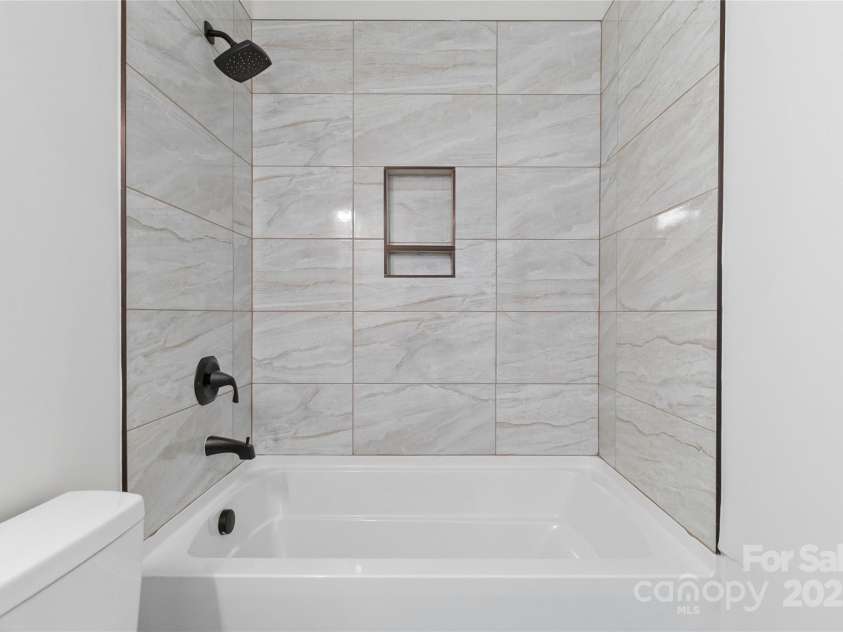 213 Sheffield Drive, York, SC 29745.  MLS# CAR4099016, YatesRealty ID 642. Hall bath