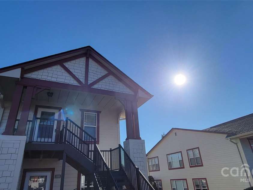 2306 Deermouse Way, Hendersonville, NC 28792.  MLS# CAR4205142, YatesRealty ID 6420. 