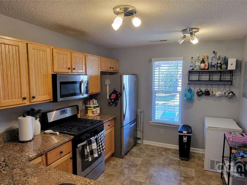 2306 Deermouse Way, Hendersonville, NC 28792.  MLS# CAR4205142, YatesRealty ID 6420. 