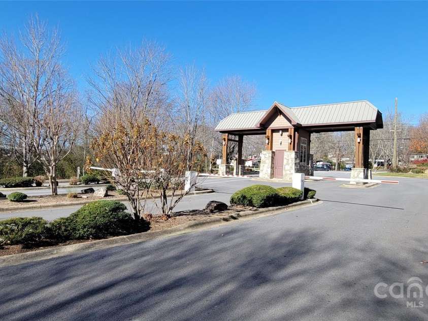 2306 Deermouse Way, Hendersonville, NC 28792.  MLS# CAR4205142, YatesRealty ID 6420. 