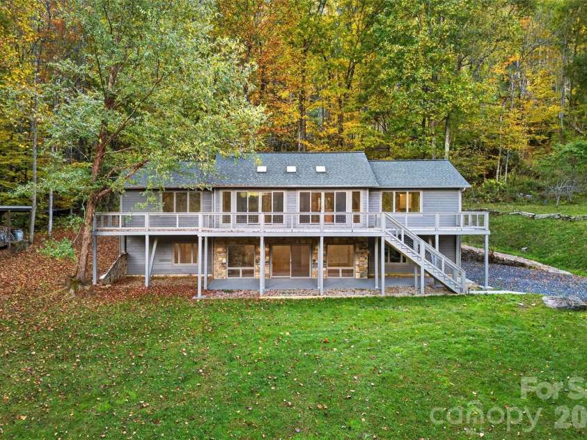 575 Croft Way, Bakersville, NC 28705.  MLS# CAR4313394, YatesRealty ID 6421. 