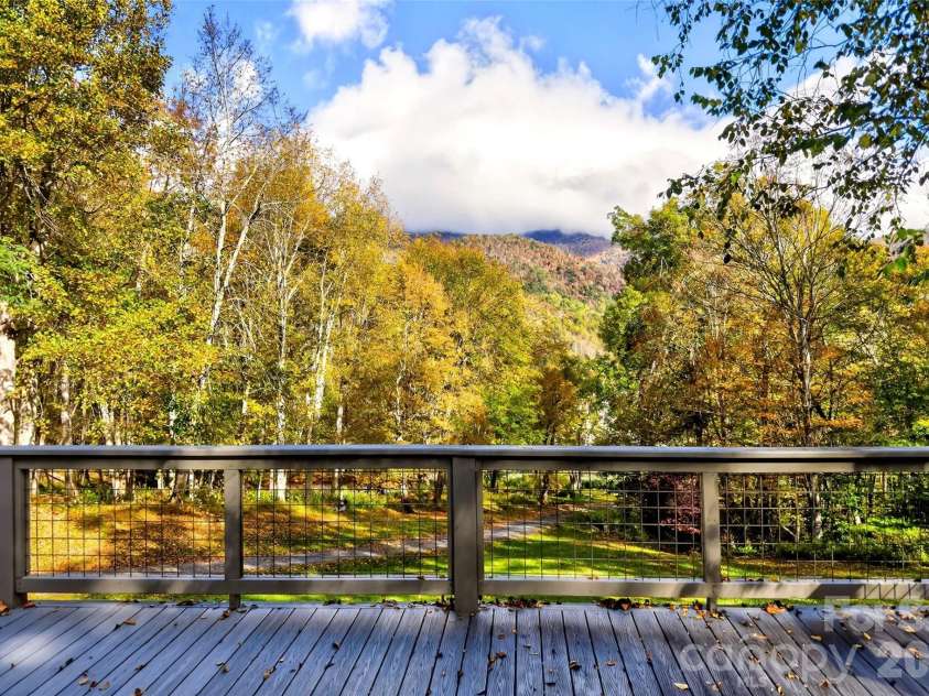 575 Croft Way, Bakersville, NC 28705.  MLS# CAR4313394, YatesRealty ID 6421. 