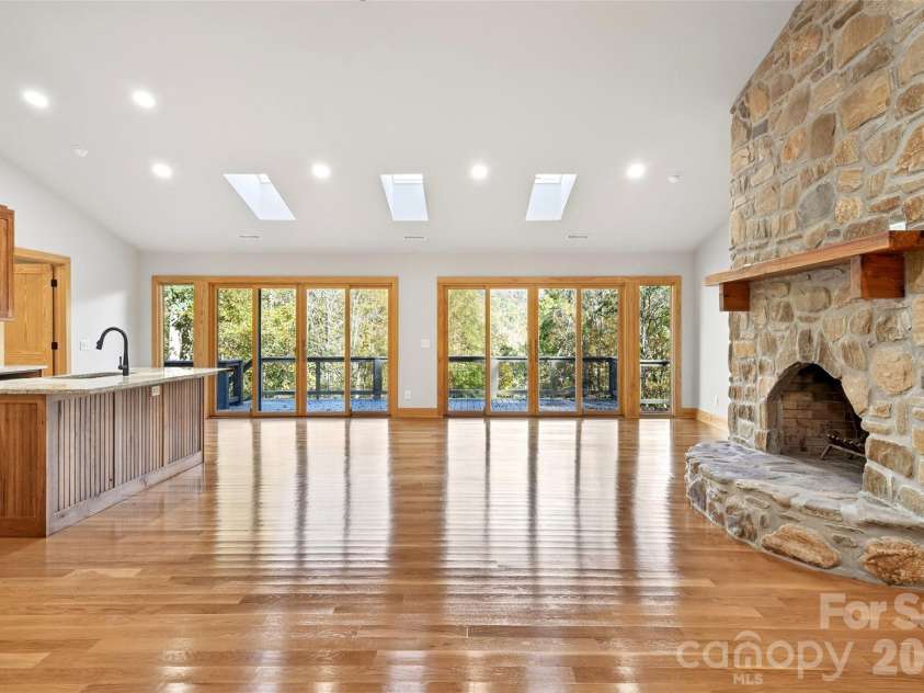 575 Croft Way, Bakersville, NC 28705.  MLS# CAR4313394, YatesRealty ID 6421. 