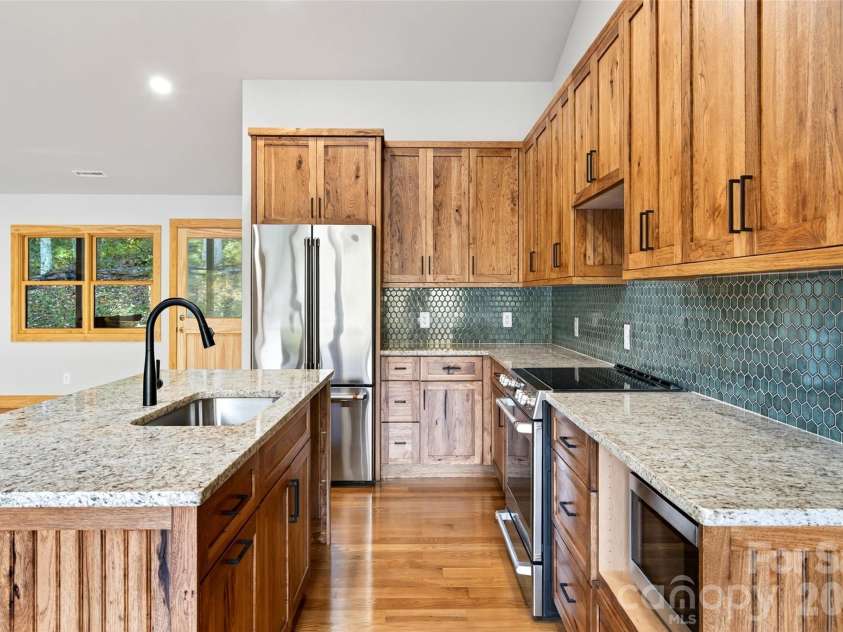 575 Croft Way, Bakersville, NC 28705.  MLS# CAR4313394, YatesRealty ID 6421. 