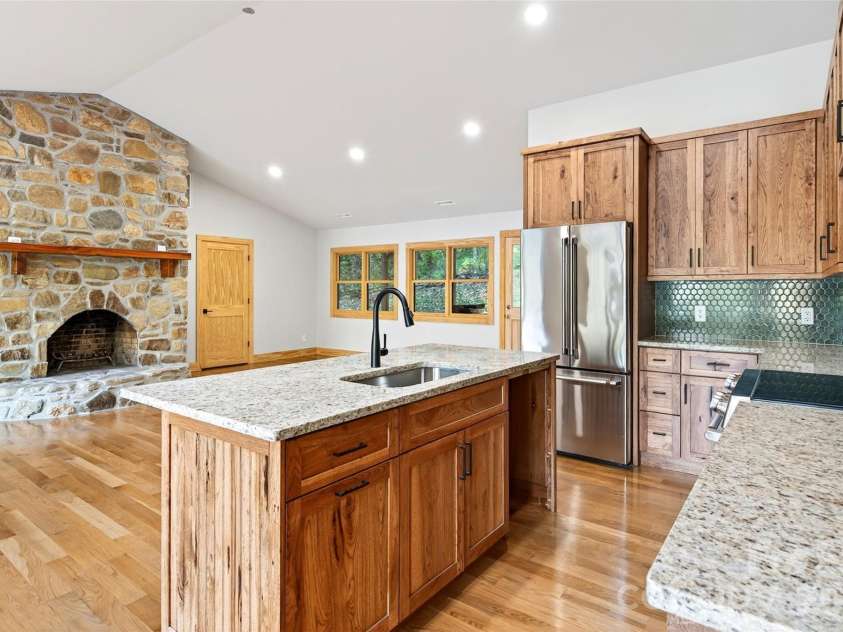 575 Croft Way, Bakersville, NC 28705.  MLS# CAR4313394, YatesRealty ID 6421. 