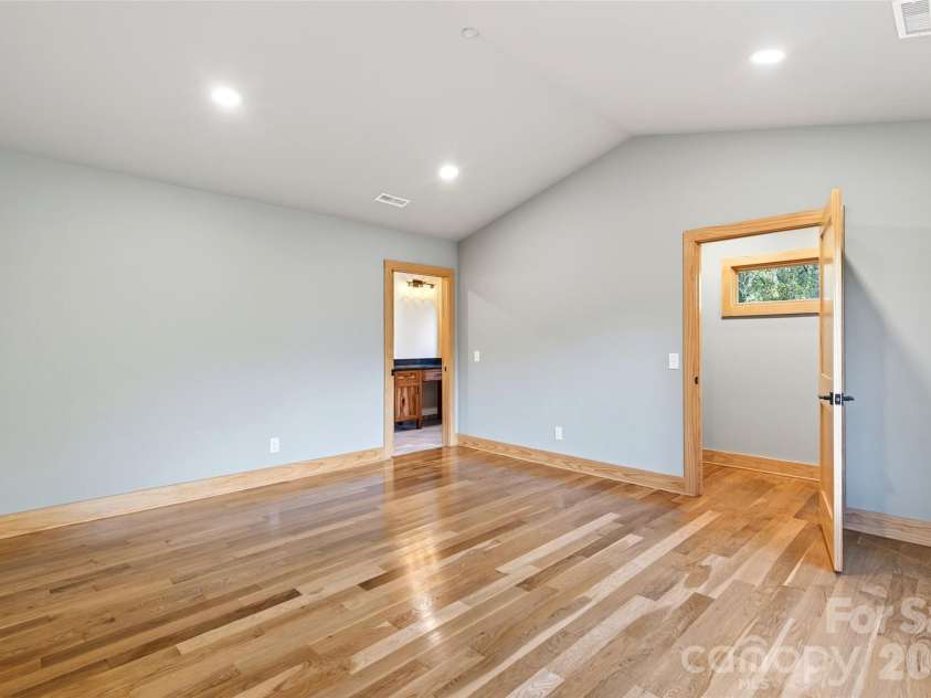 575 Croft Way, Bakersville, NC 28705.  MLS# CAR4313394, YatesRealty ID 6421. 