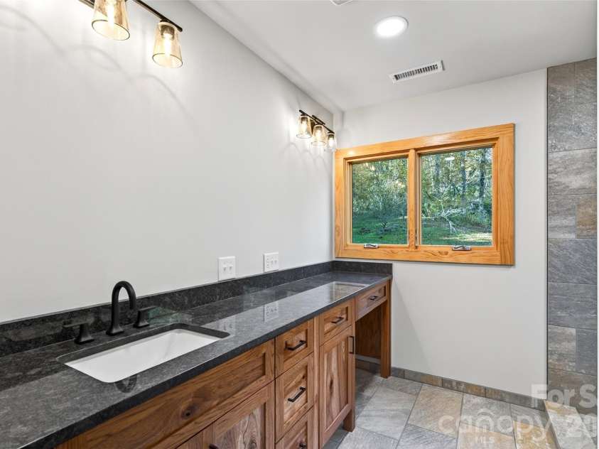 575 Croft Way, Bakersville, NC 28705.  MLS# CAR4313394, YatesRealty ID 6421. 