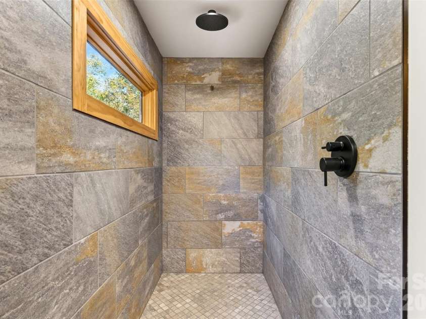 575 Croft Way, Bakersville, NC 28705.  MLS# CAR4313394, YatesRealty ID 6421. 