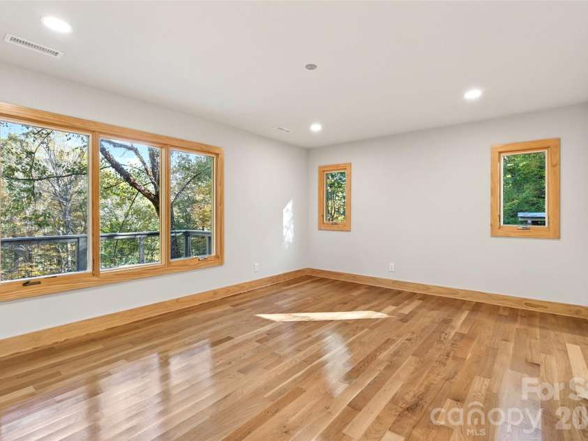 575 Croft Way, Bakersville, NC 28705.  MLS# CAR4313394, YatesRealty ID 6421. 