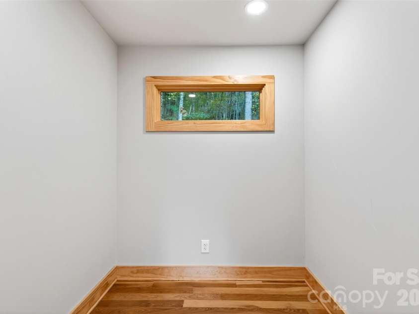 575 Croft Way, Bakersville, NC 28705.  MLS# CAR4313394, YatesRealty ID 6421. 