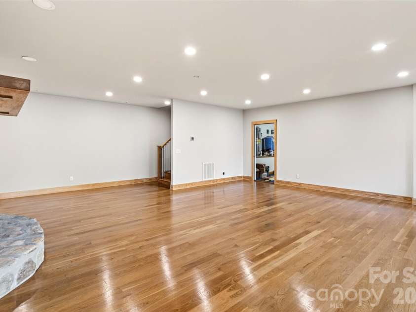575 Croft Way, Bakersville, NC 28705.  MLS# CAR4313394, YatesRealty ID 6421. 