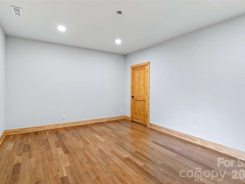 575 Croft Way, Bakersville, NC 28705.  MLS# CAR4313394, YatesRealty ID 6421. 