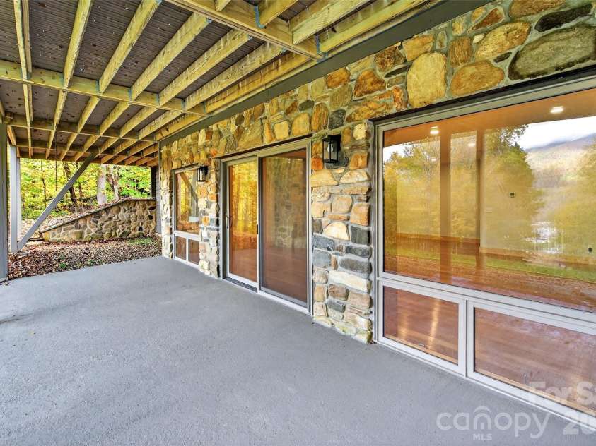 575 Croft Way, Bakersville, NC 28705.  MLS# CAR4313394, YatesRealty ID 6421. 