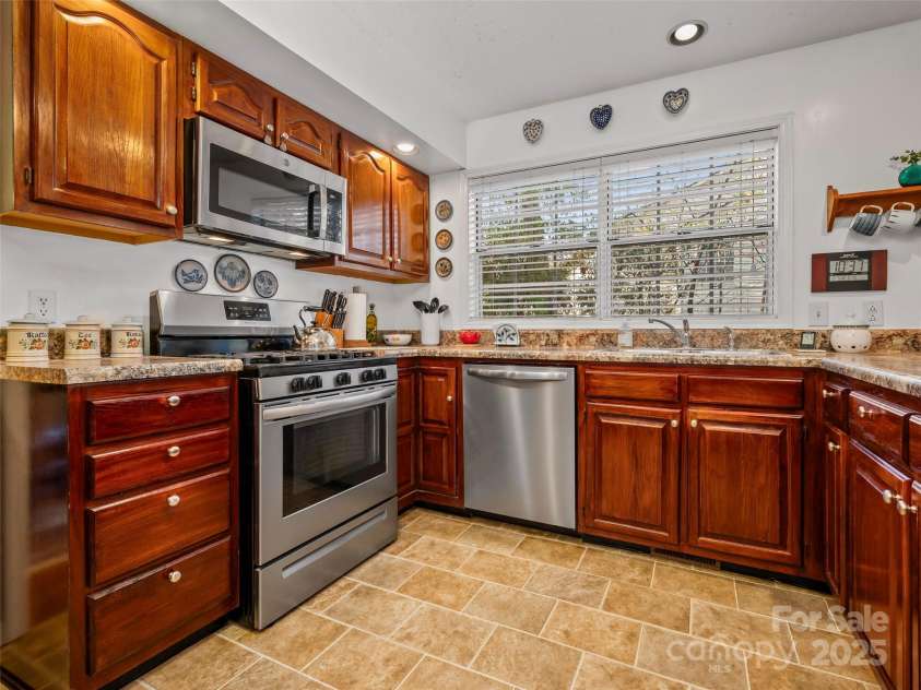 3 Pebble Beach Court, Etowah, NC 28729.  MLS# CAR4221131, YatesRealty ID 6423. 