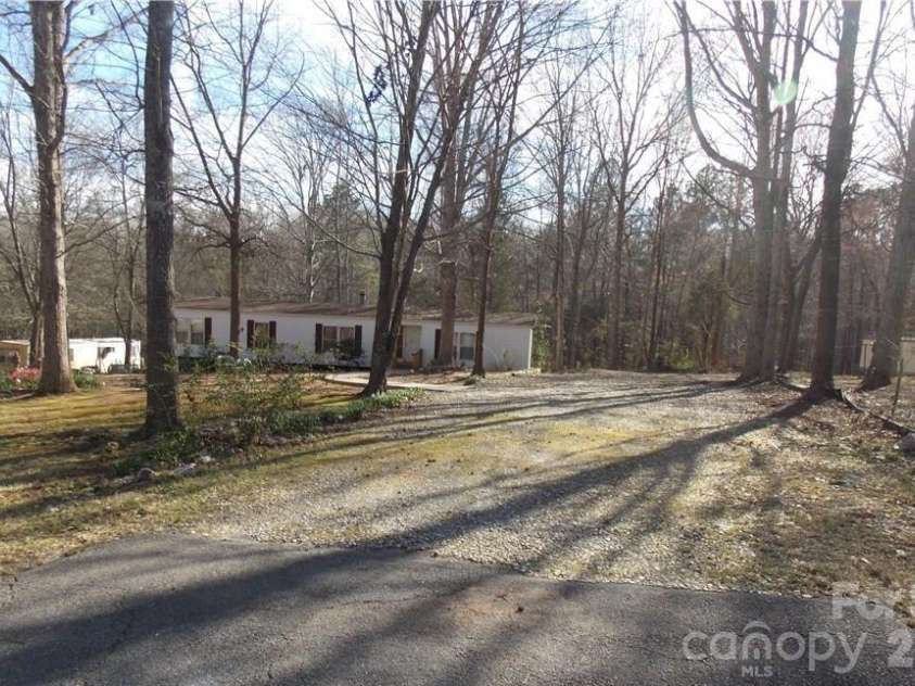 4350 Cureton Ferry Road, Catawba, SC 29704.  MLS# CAR4343018, YatesRealty ID 6424. 