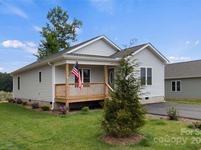 309 Quinn Hill Lane, Mars Hill, NC 28754.  MLS# CAR4167867, YatesRealty ID 6425. 