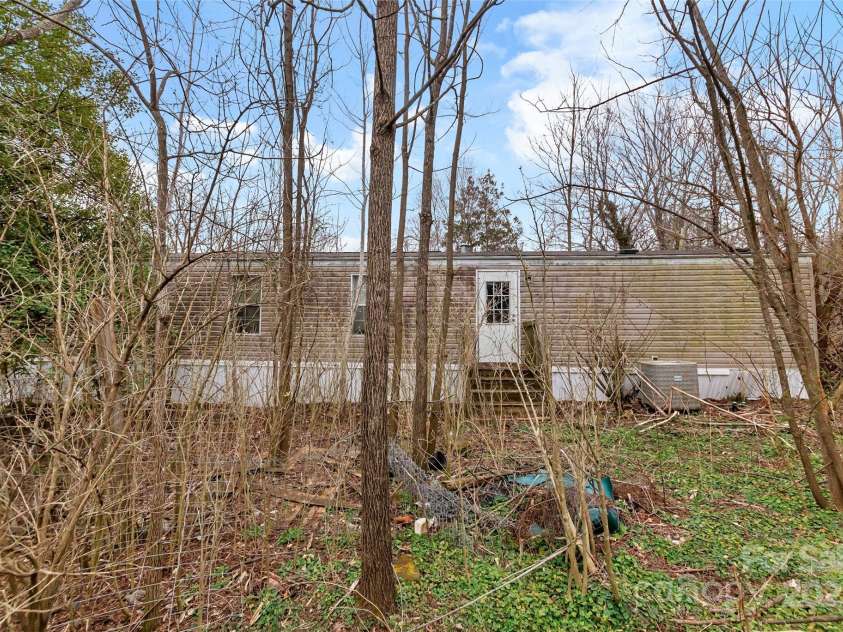 25 John Myra Avenue, Black Mountain, NC 28711.  MLS# CAR4233009, YatesRealty ID 6426. 