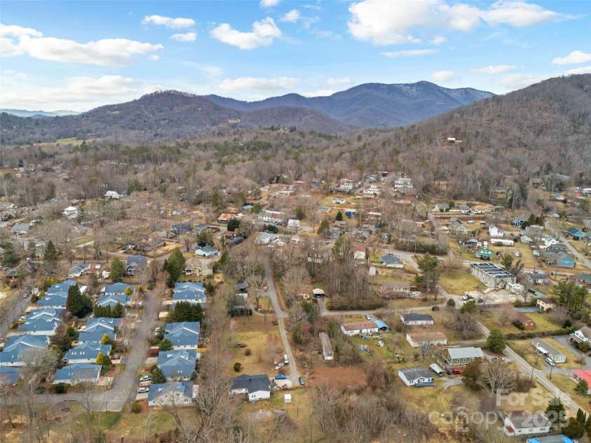 25 John Myra Avenue, Black Mountain, NC 28711.  MLS# CAR4233009, YatesRealty ID 6426. 