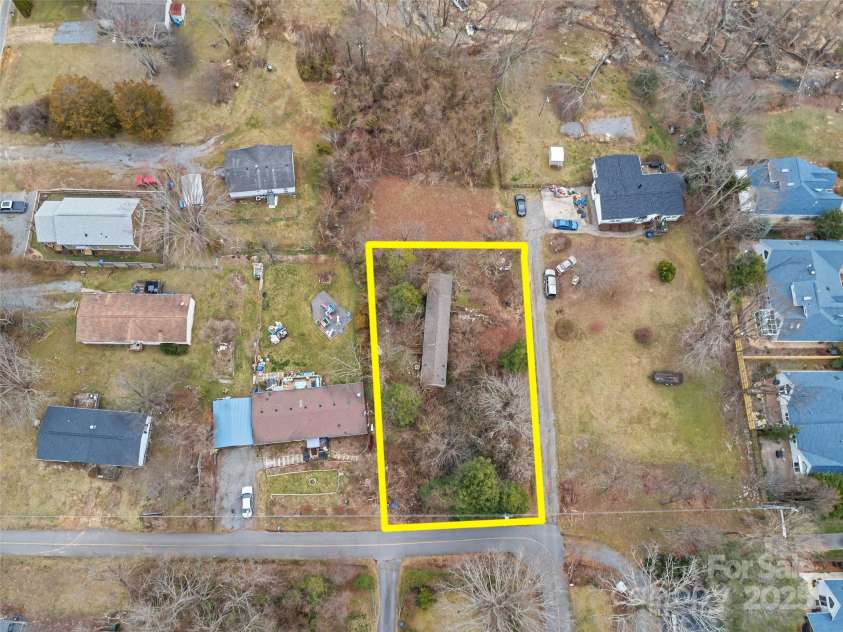 25 John Myra Avenue, Black Mountain, NC 28711.  MLS# CAR4233009, YatesRealty ID 6426. 