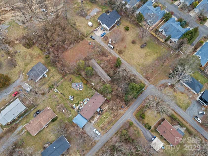 25 John Myra Avenue, Black Mountain, NC 28711.  MLS# CAR4233009, YatesRealty ID 6426. 